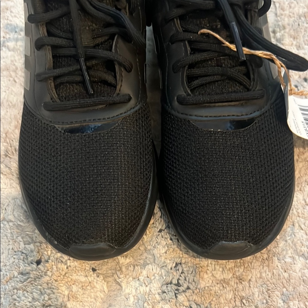 Adidas Black Sneakers with Streamlined Design - Picture 4 of 10